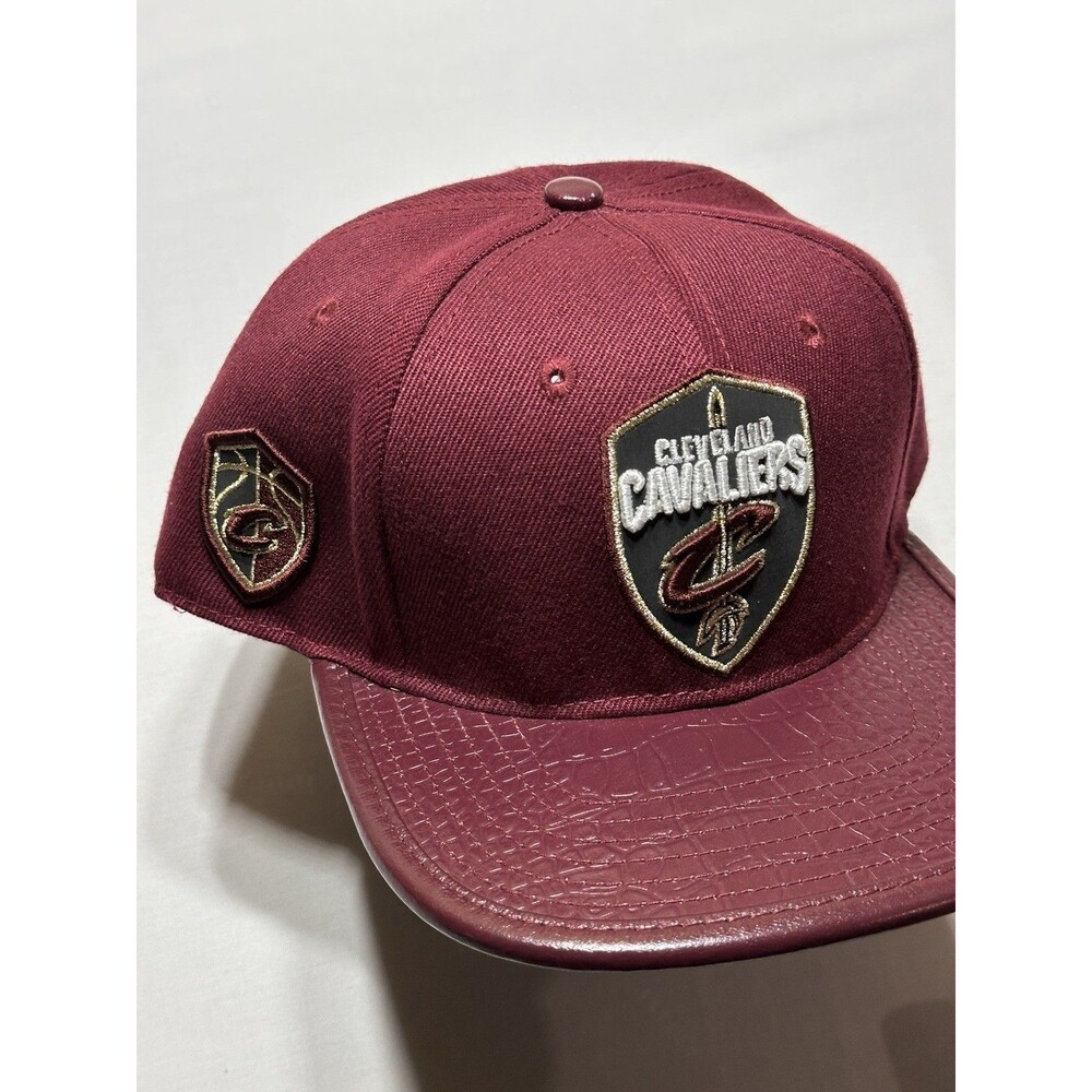 Cleveland Cavaliers Pro Standard Adjustable Hat Cap Leather Visor READ